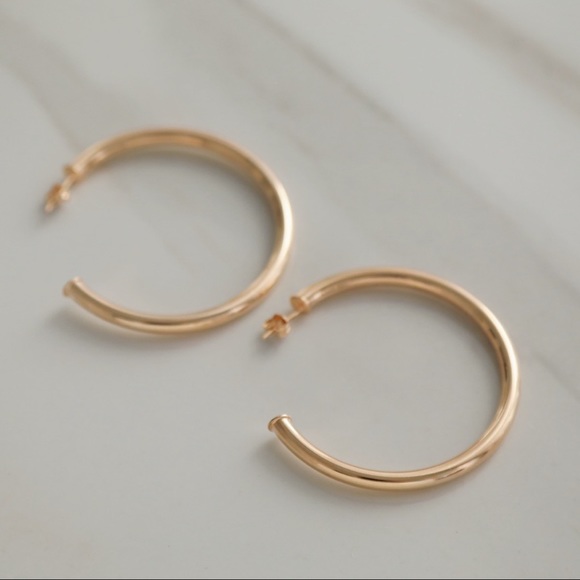 Varick Hoops | 18k Gold Filled - Picture 3 of 5